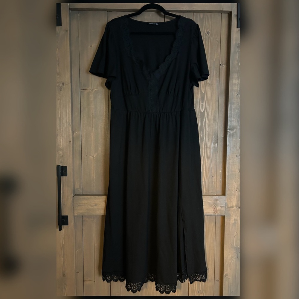 Bloomchic Solid Pocket Contrast Lace Split Maxi D… - image 2